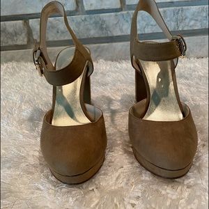 Nine West Tan Suede Platforms